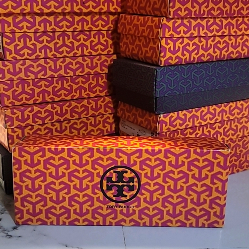 Tory burch flip flop box 📦SOLD SEPARATELY